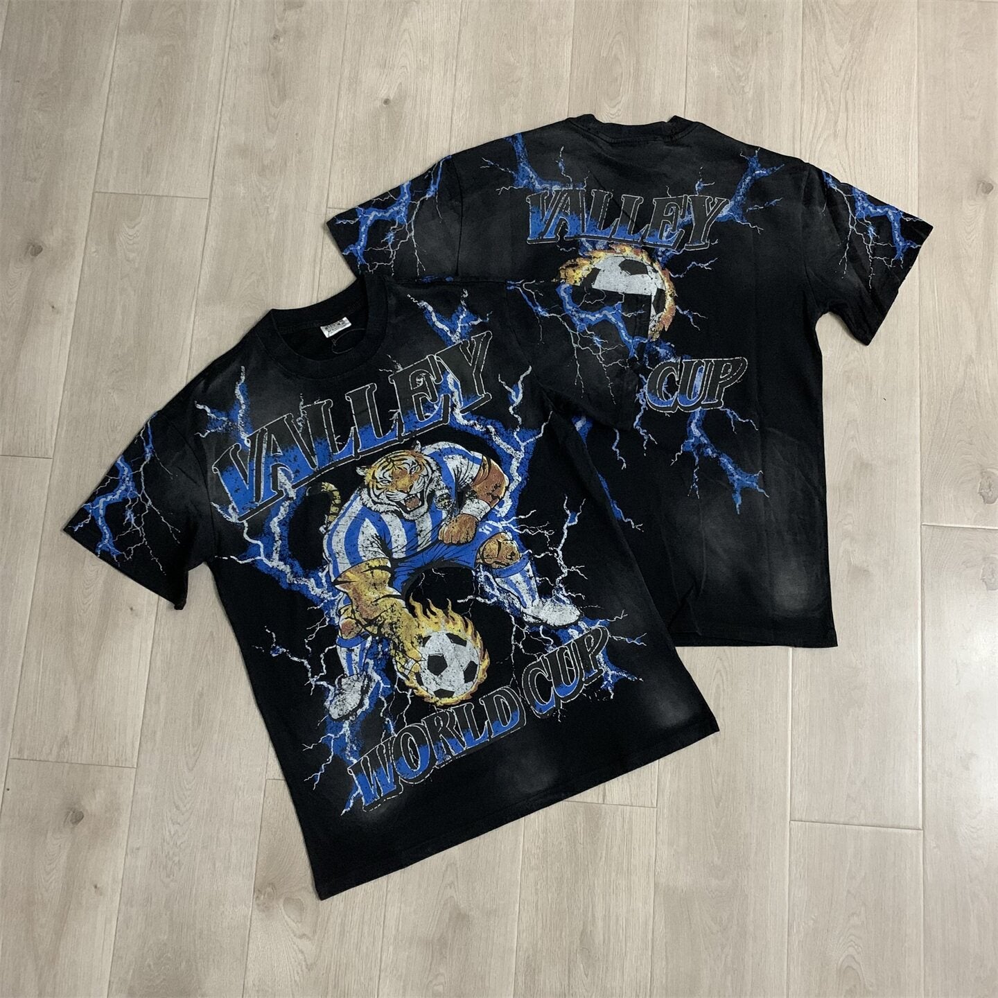 Black Tiger Soccer Lightning Vintage Oversized Unisex T‑Shirt