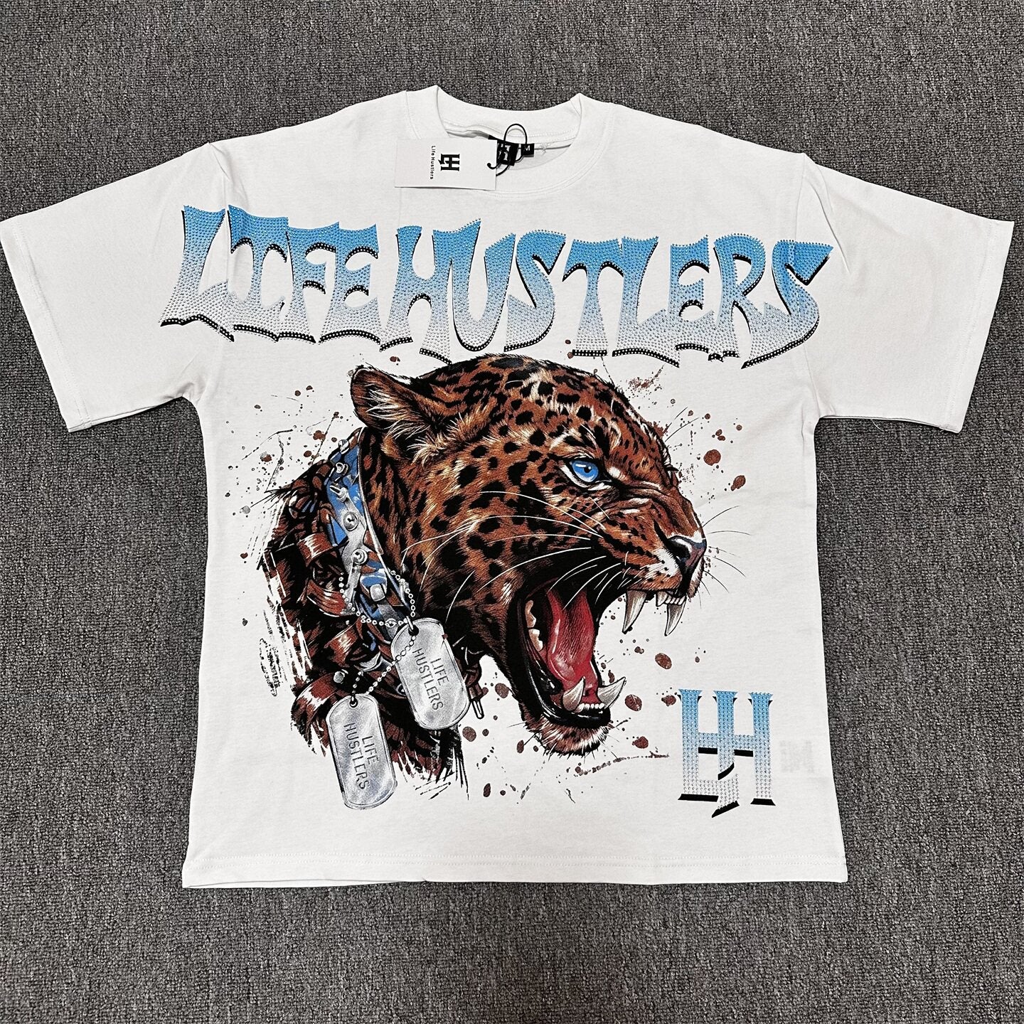 White Vintage Leopard Graphic Oversized Unisex T‑Shirt