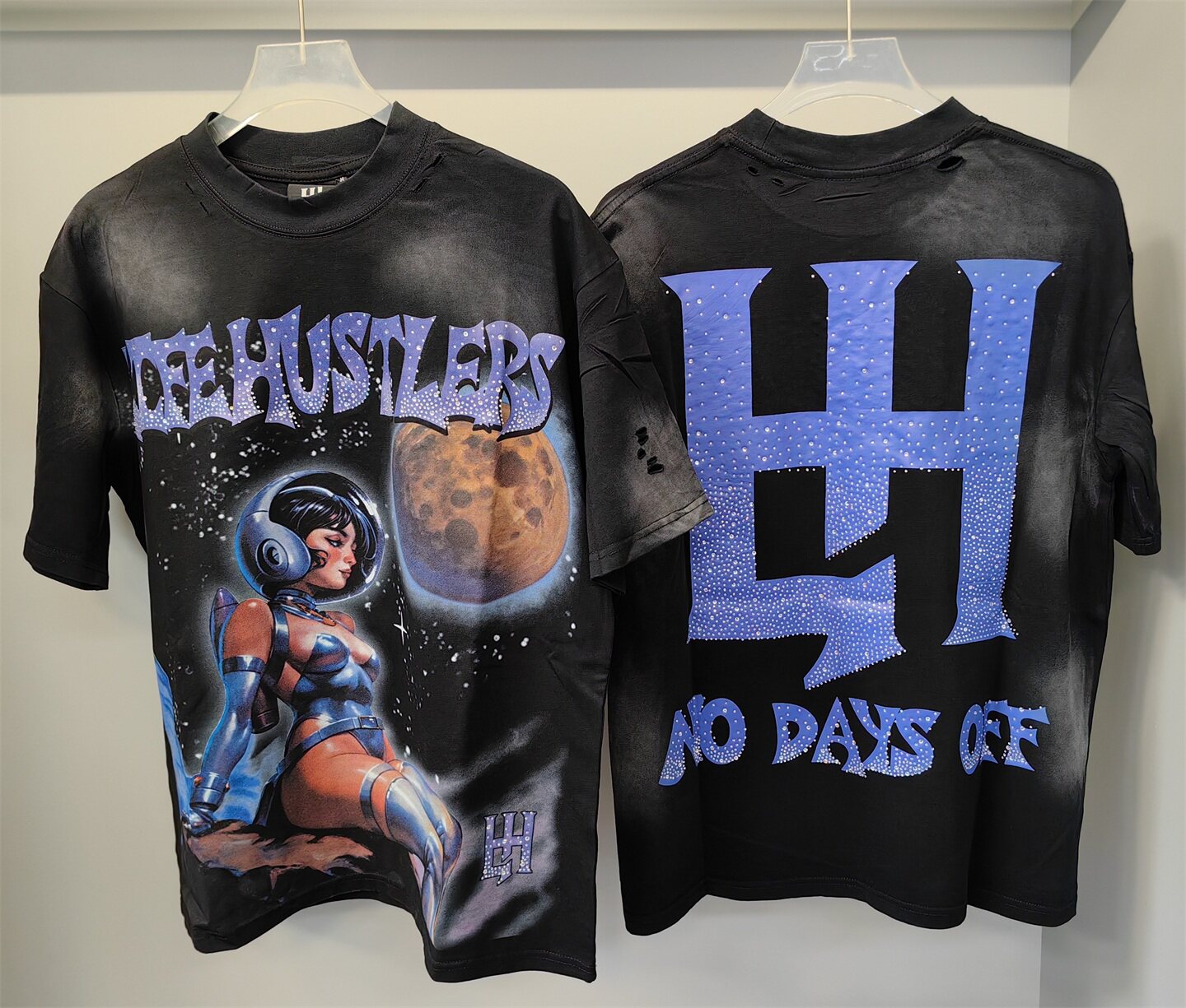 Vintage Space Astronaut Girl Graphic Oversized Unisex T‑Shirt