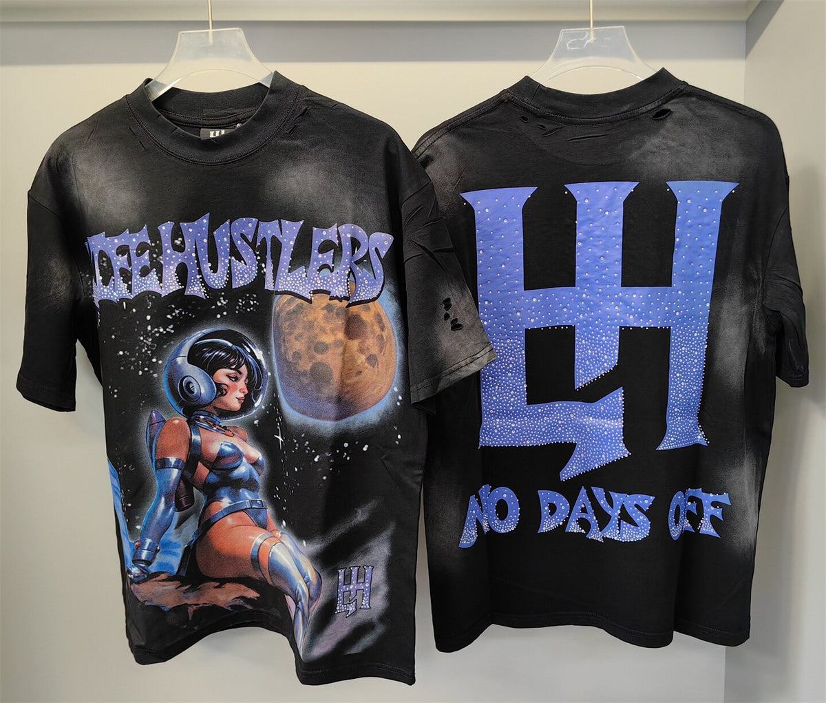 Vintage Space Astronaut Girl Graphic Oversized Unisex T‑Shirt