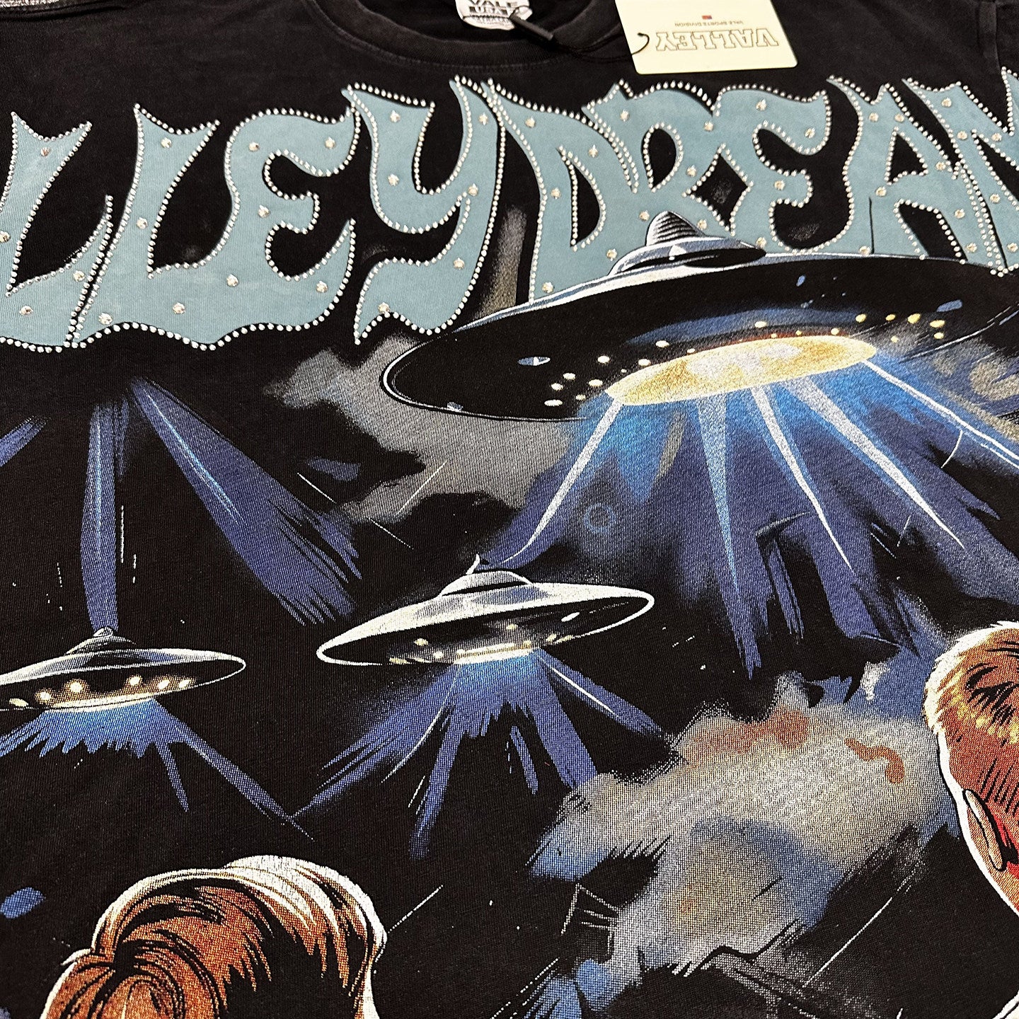 Black Valley Dreams UFO Encounter Vintage Oversized Unisex T‑Shirt