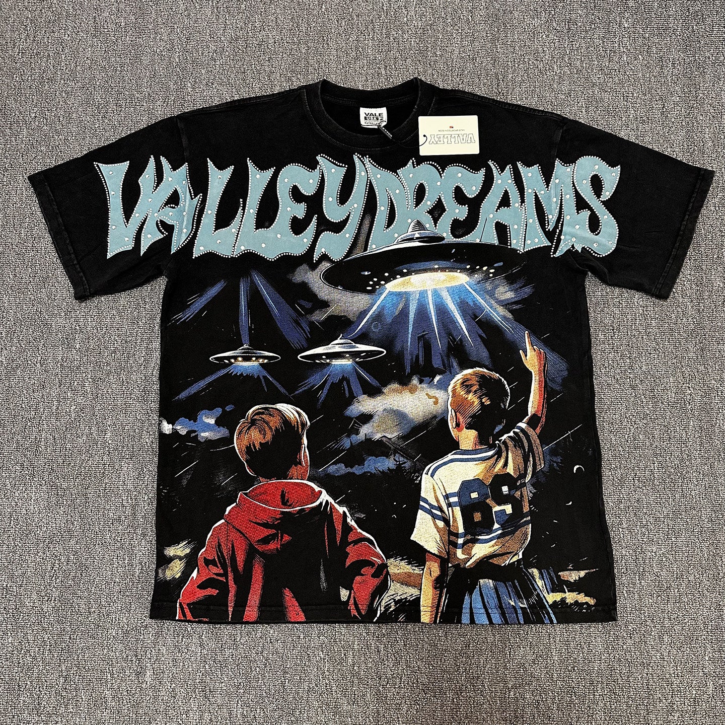 Black Valley Dreams UFO Encounter Vintage Oversized Unisex T‑Shirt